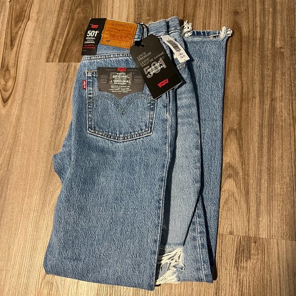 Levi's Premium 501 Original Distressed Straight leg in Luxor Street - Picture 6 of 7
